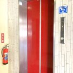 サムネイル:エレベーター