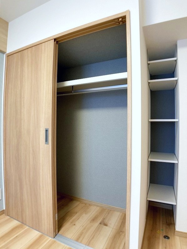 画像:クローゼット&可動棚(洋室2)