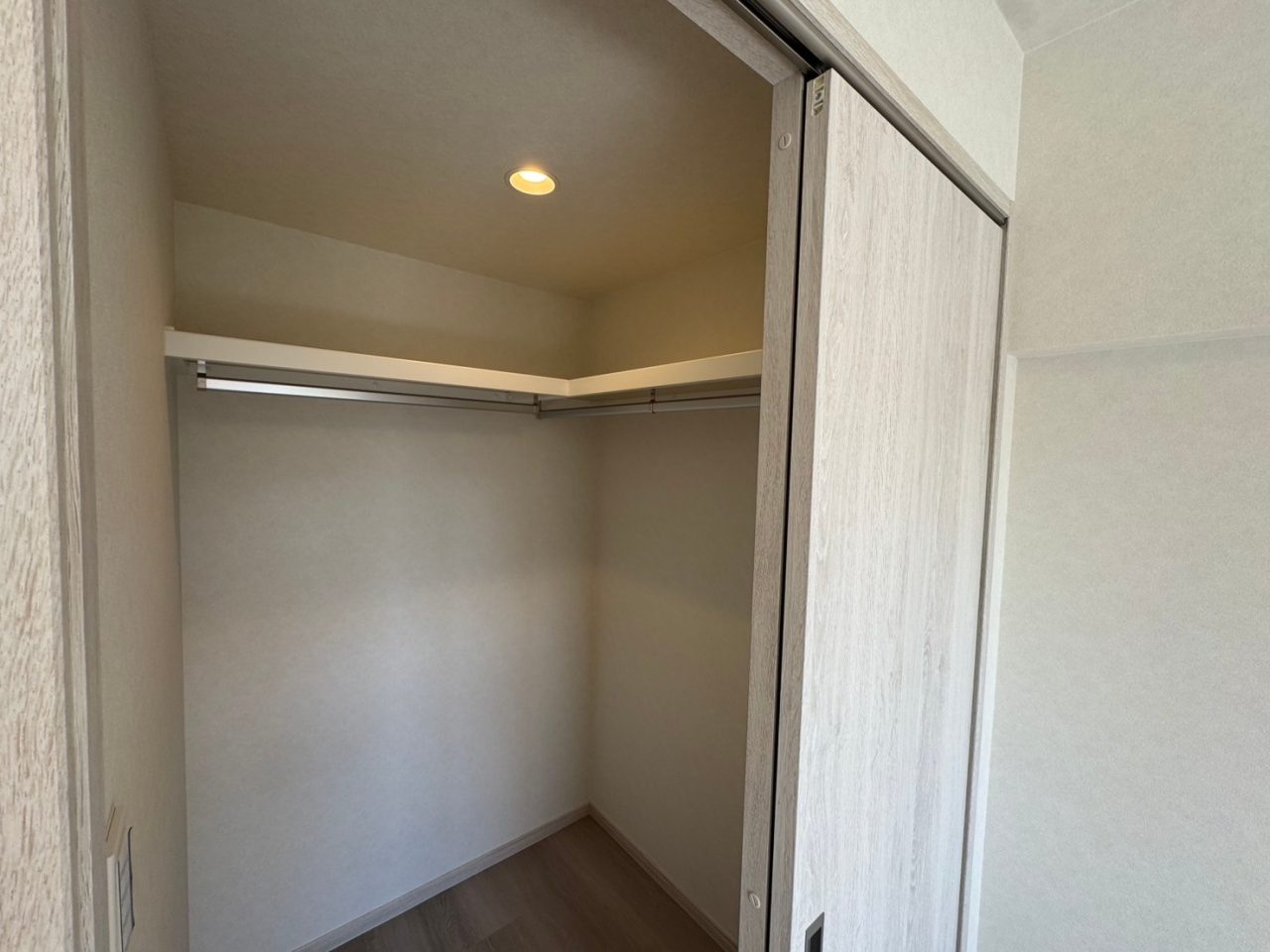 画像:クローゼット(洋室2)