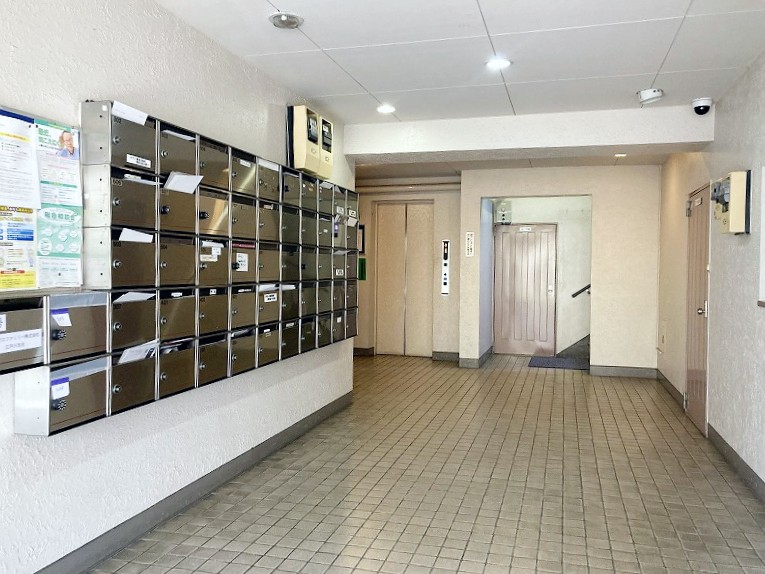 画像:ホール(集合ポスト)