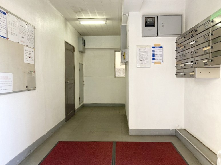 画像:ホール&集合ポスト